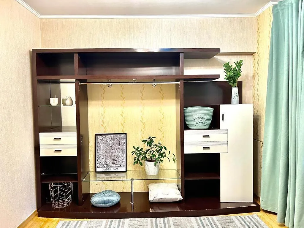 Ауэзова Retro Apartment Almaty 0*,